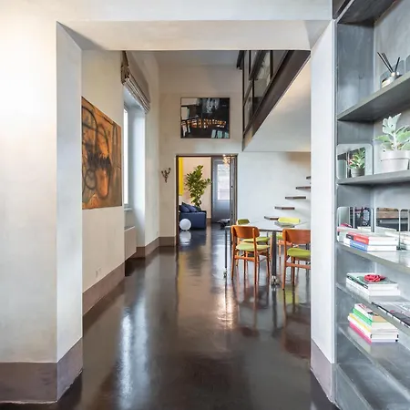 Iconic With Unique Colosseum View