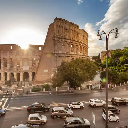 Iconic With Unique Colosseum View * Rome