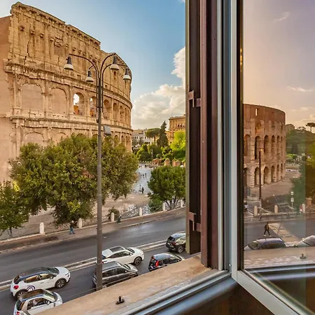 Iconic With Unique Colosseum View * Rome