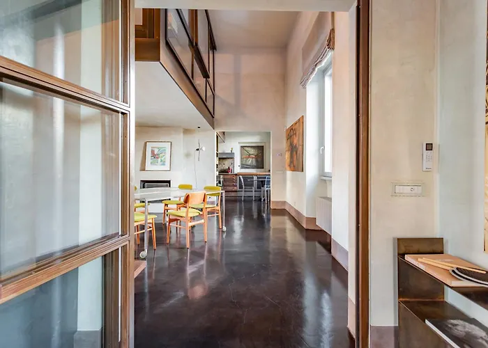 Iconic With Unique Colosseum View