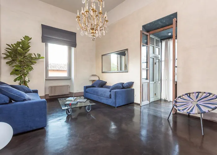 Iconic With Unique Colosseum View