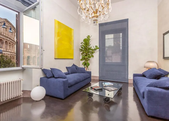 Iconic With Unique Colosseum View *